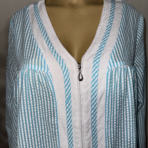 Blue and White Pajamas with Full-Length Design and Relaxed Fit - Picture 3 of 8